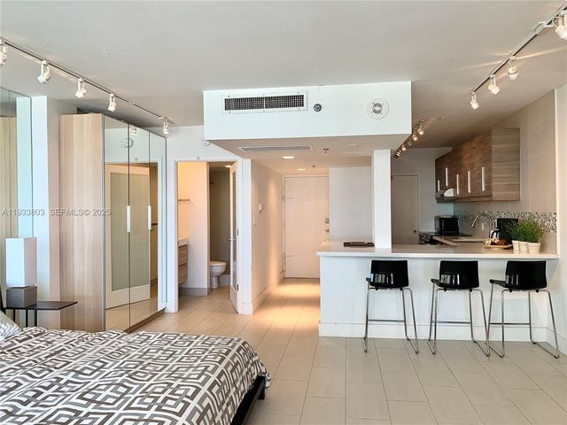 100 Lincoln Rd 440, Miami Beach, FL 33139