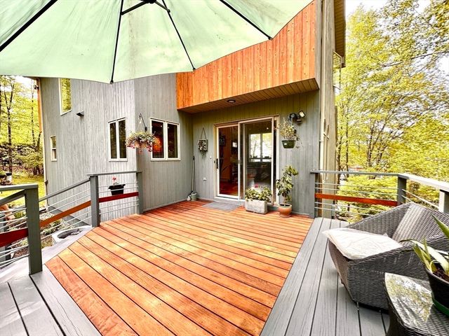 14 Laurel Ridge Drive, Belchertown, MA 01007
