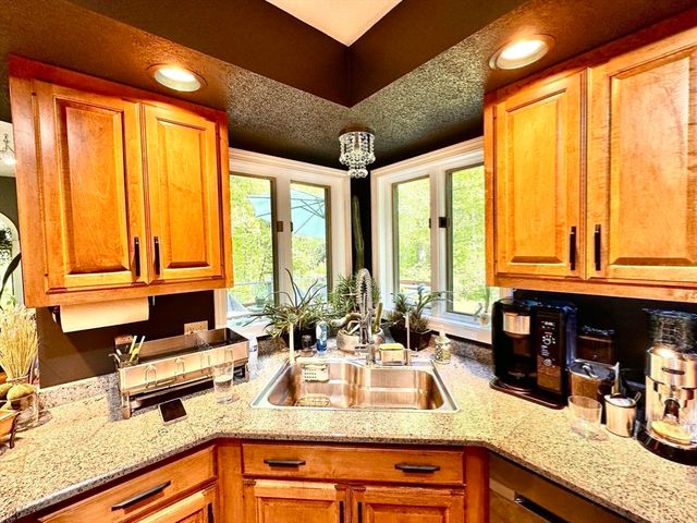 14 Laurel Ridge Drive, Belchertown, MA 01007