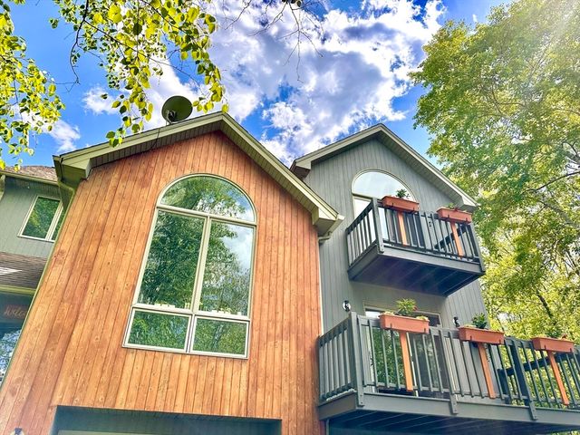 14 Laurel Ridge Drive, Belchertown, MA 01007