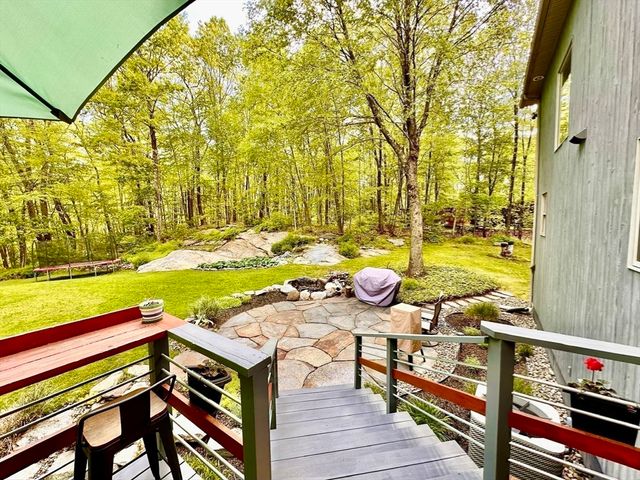 14 Laurel Ridge Drive, Belchertown, MA 01007