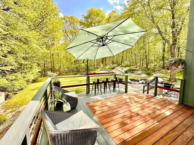 14 Laurel Ridge Drive, Belchertown, MA 01007