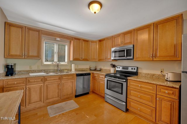 310 Cove Ridge Lane, Butler, TN 37640