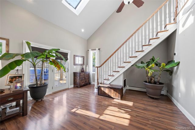 38 Aster Avenue, Holtsville, NY 11742