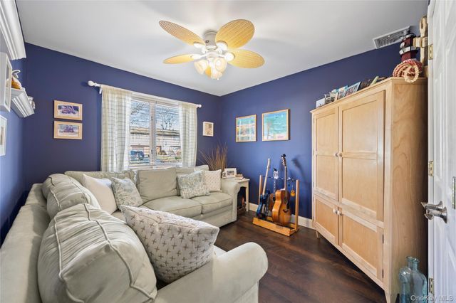38 Aster Avenue, Holtsville, NY 11742