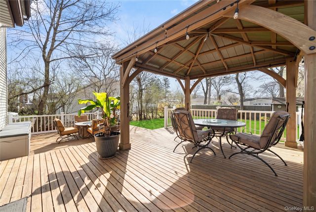 38 Aster Avenue, Holtsville, NY 11742