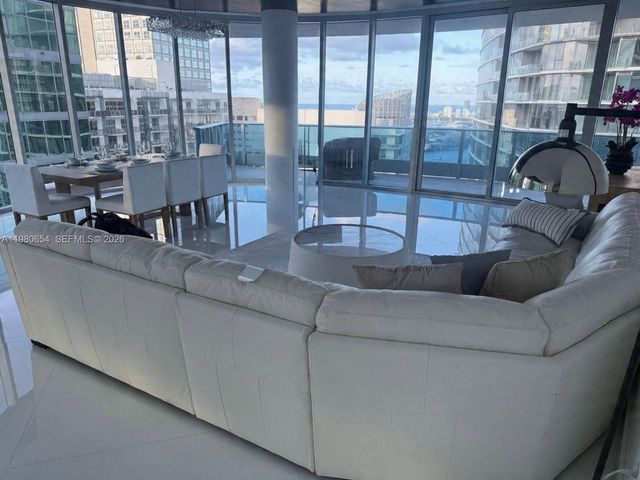 200 Biscayne Boulevard Way 4801, Miami, FL 33131