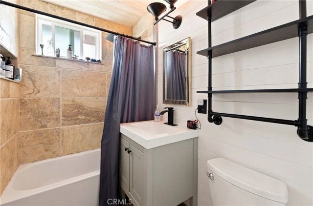 1437 W I, Wilmington, CA 90744
