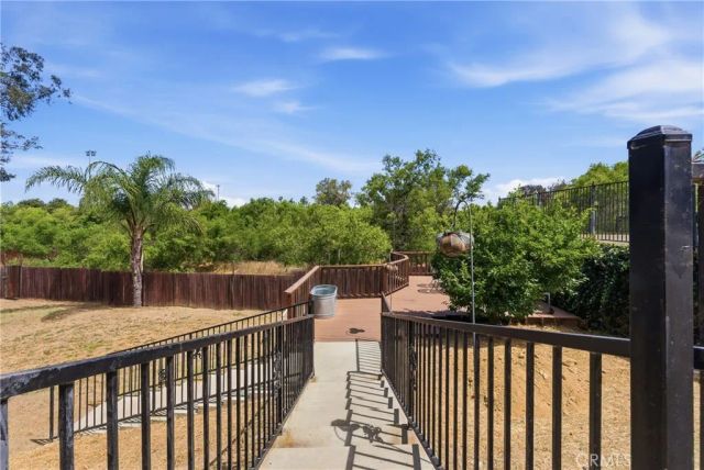 1437 W I, Wilmington, CA 90744
