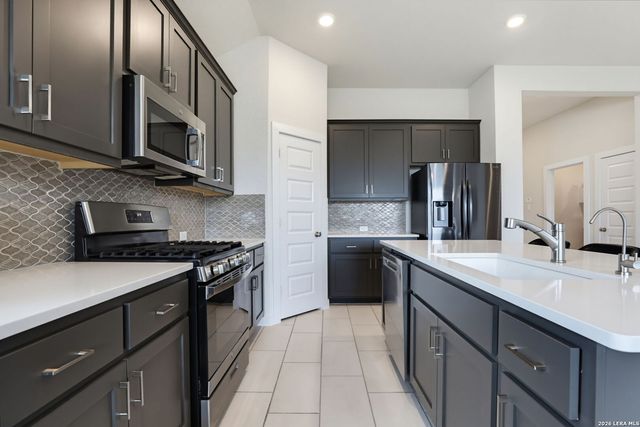 1917 Edelweiss Ave, New Braunfels, TX 78130
