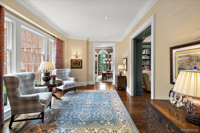 1045 Country Club Road, Bloomfield Charter Township, MI 48304