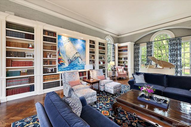 1045 Country Club Road, Bloomfield Charter Township, MI 48304