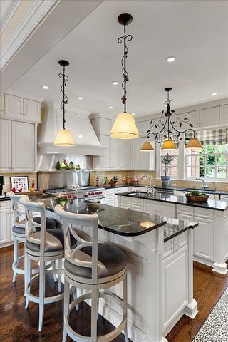 1045 Country Club Road, Bloomfield Charter Township, MI 48304