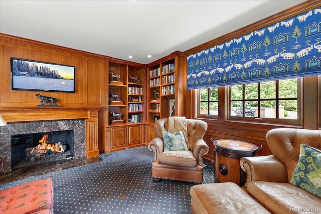 1045 Country Club Road, Bloomfield Charter Township, MI 48304