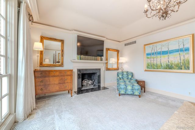 1045 Country Club Road, Bloomfield Charter Township, MI 48304