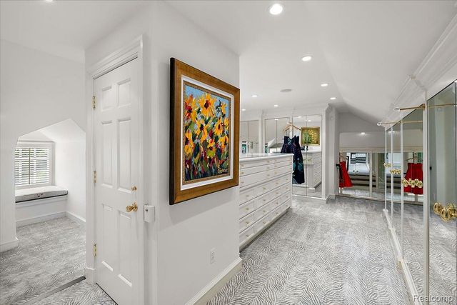 1045 Country Club Road, Bloomfield Charter Township, MI 48304