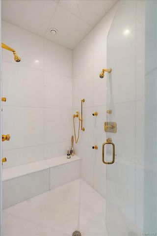 1045 Country Club Road, Bloomfield Charter Township, MI 48304