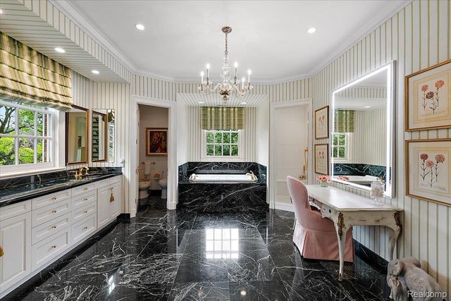 1045 Country Club Road, Bloomfield Charter Township, MI 48304