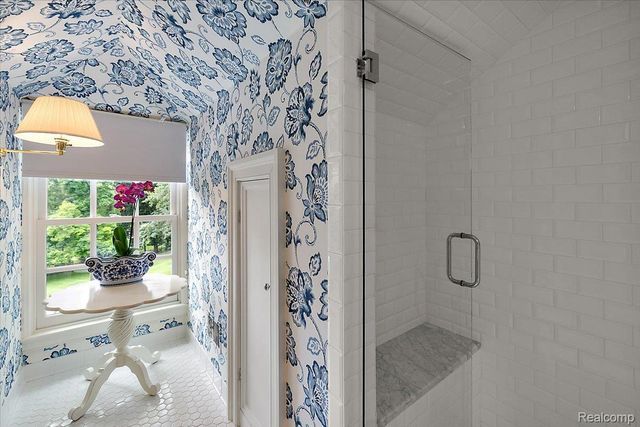 1045 Country Club Road, Bloomfield Charter Township, MI 48304