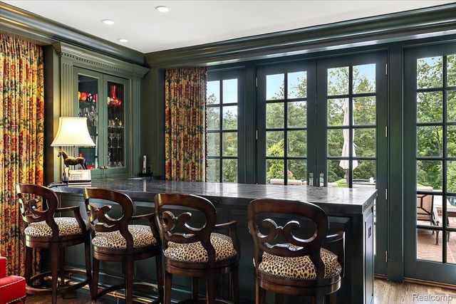 1045 Country Club Road, Bloomfield Charter Township, MI 48304