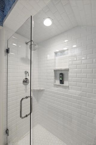 1045 Country Club Road, Bloomfield Charter Township, MI 48304