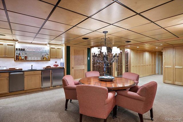 1045 Country Club Road, Bloomfield Charter Township, MI 48304