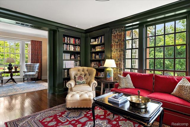 1045 Country Club Road, Bloomfield Charter Township, MI 48304