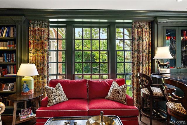 1045 Country Club Road, Bloomfield Charter Township, MI 48304