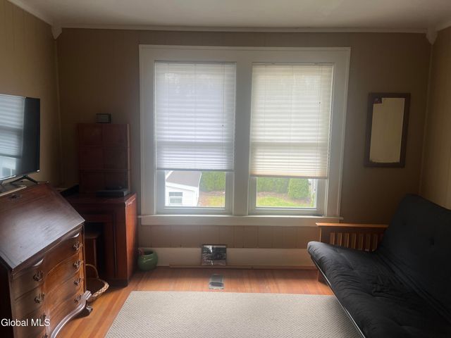 824 Dean Street, Schenectady, NY 12309
