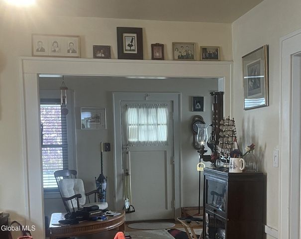 824 Dean Street, Schenectady, NY 12309