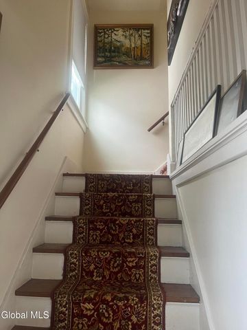 824 Dean Street, Schenectady, NY 12309
