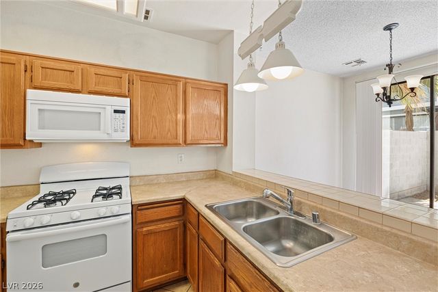 4915 STRAUSS, Las Vegas, NV 89146