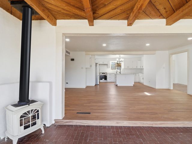 2575 Calle Delfino, Santa Fe, NM 87505