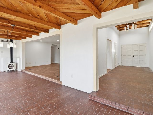 2575 Calle Delfino, Santa Fe, NM 87505