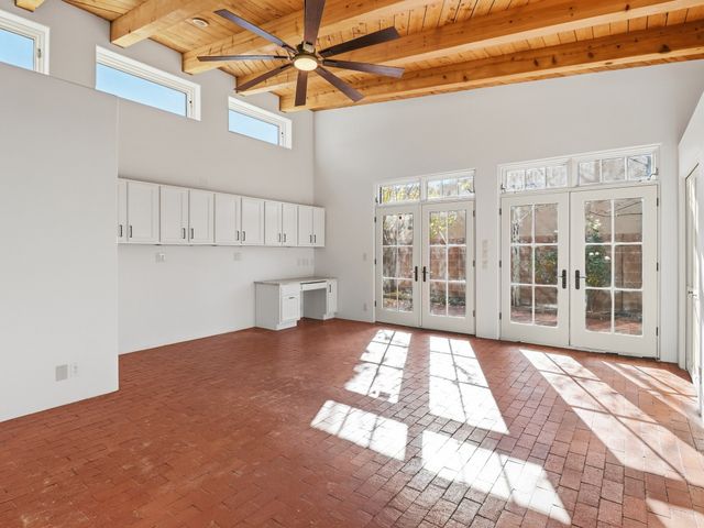 2575 Calle Delfino, Santa Fe, NM 87505