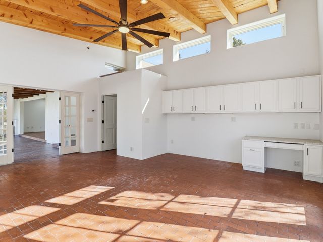 2575 Calle Delfino, Santa Fe, NM 87505
