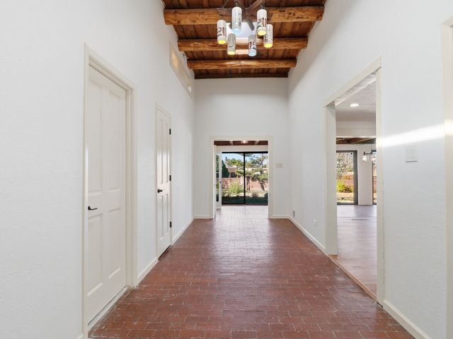 2575 Calle Delfino, Santa Fe, NM 87505