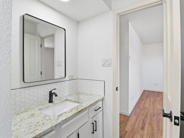 2575 Calle Delfino, Santa Fe, NM 87505