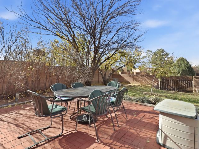 2575 Calle Delfino, Santa Fe, NM 87505