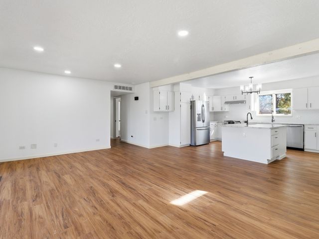 2575 Calle Delfino, Santa Fe, NM 87505