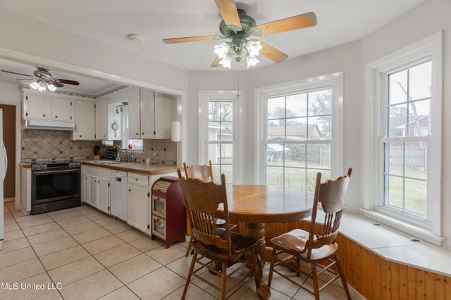 108 Pebble Lane, Clinton, MS 39056