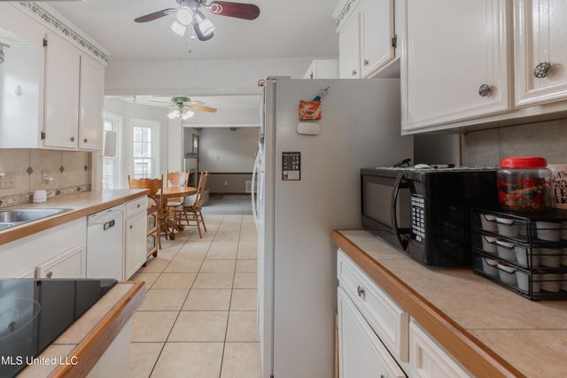 108 Pebble Lane, Clinton, MS 39056