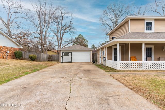 108 Pebble Lane, Clinton, MS 39056