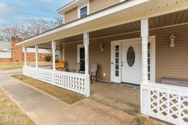 108 Pebble Lane, Clinton, MS 39056