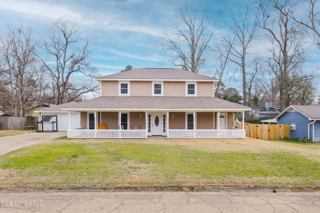 108 Pebble Lane, Clinton, MS 39056