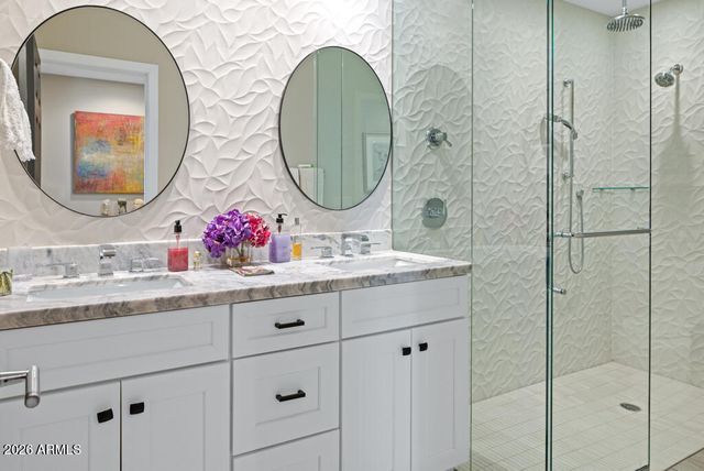 2502 E Montebello Avenue, Phoenix, AZ 85016