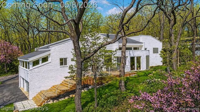 7350 Mountridge Drive, Clarkston, MI 48346