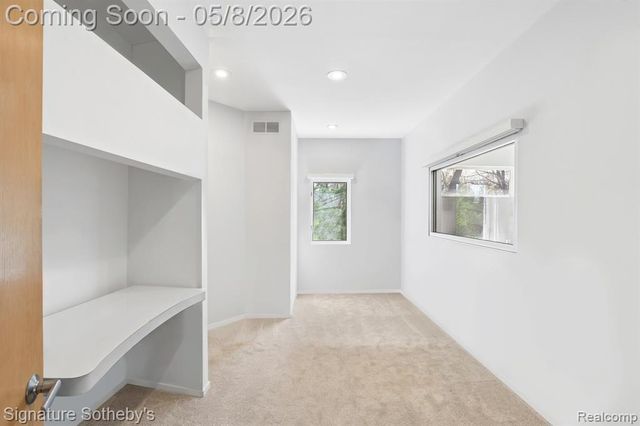 7350 Mountridge Drive, Clarkston, MI 48346
