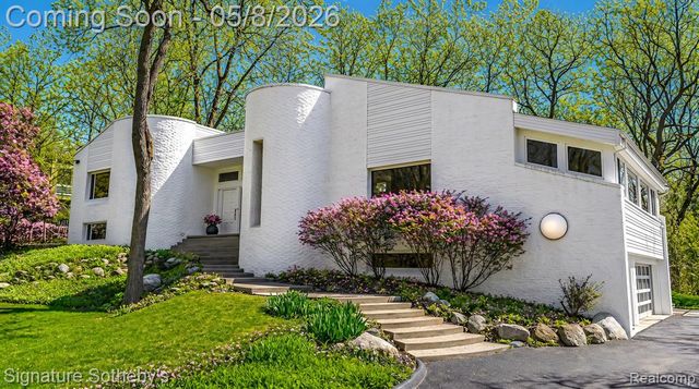 7350 Mountridge Drive, Clarkston, MI 48346