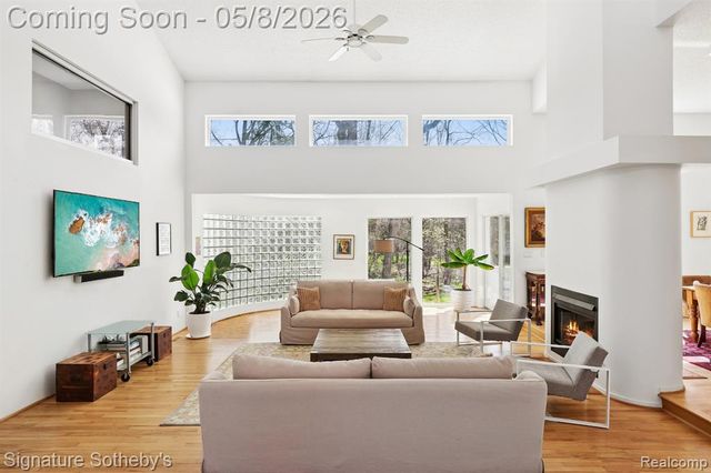 7350 Mountridge Drive, Clarkston, MI 48346